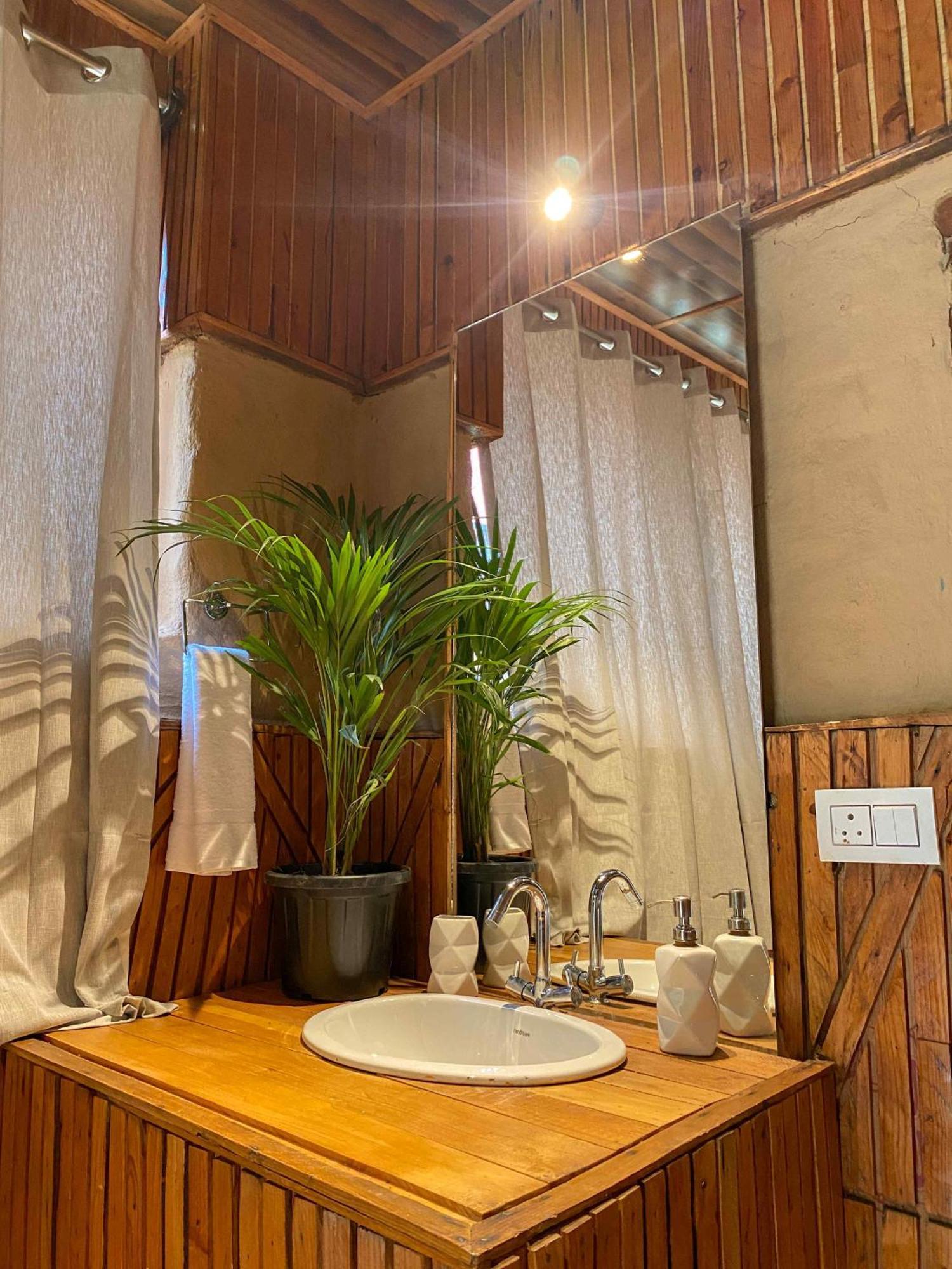 Whoopers Boutique Resort Jibhi Екстер'єр фото
